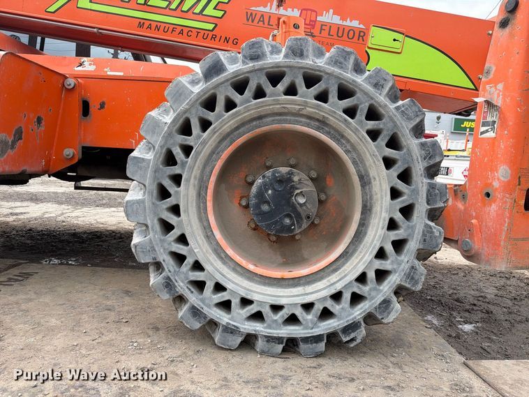 image for item FJ2007 Xtreme XR1255 telehandler