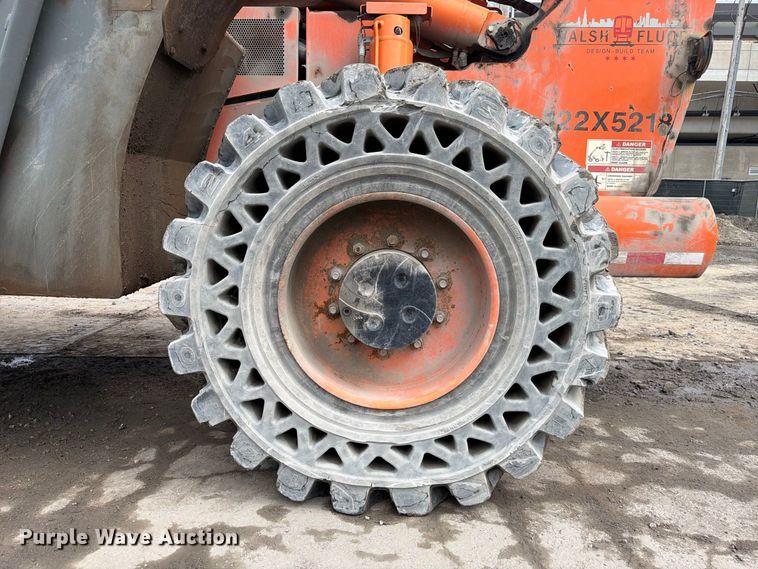 image for item FJ2007 Xtreme XR1255 telehandler