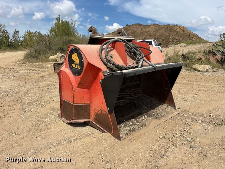 image for item FK2083 ALLU DSB 2-17 excavator screener bucket