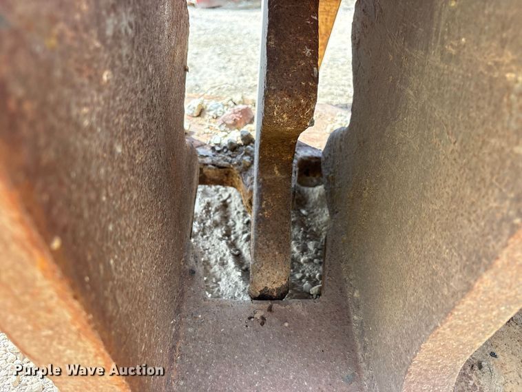 image for item FK2088 (2) excavator attachments