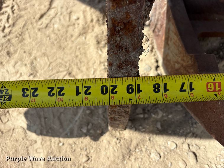 image for item FK2088 (2) excavator attachments