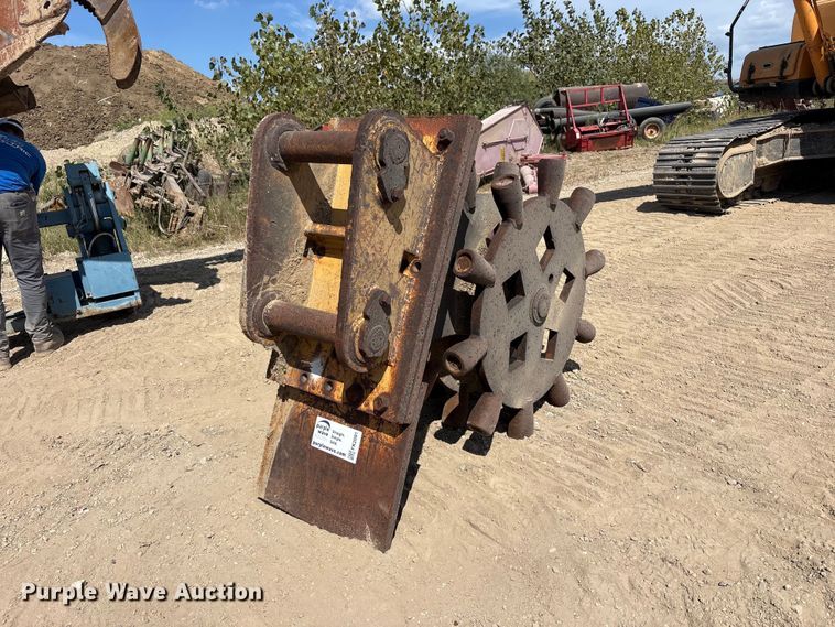 image for item FK2091 Excavator compaction wheel