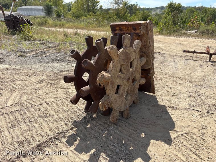 image for item FK2091 Excavator compaction wheel
