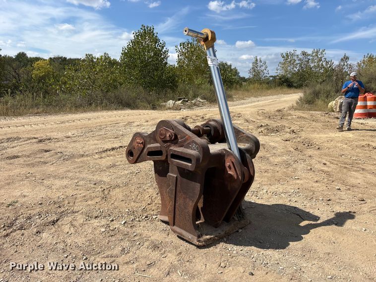 image for item FK2095 Excavator pulverizer