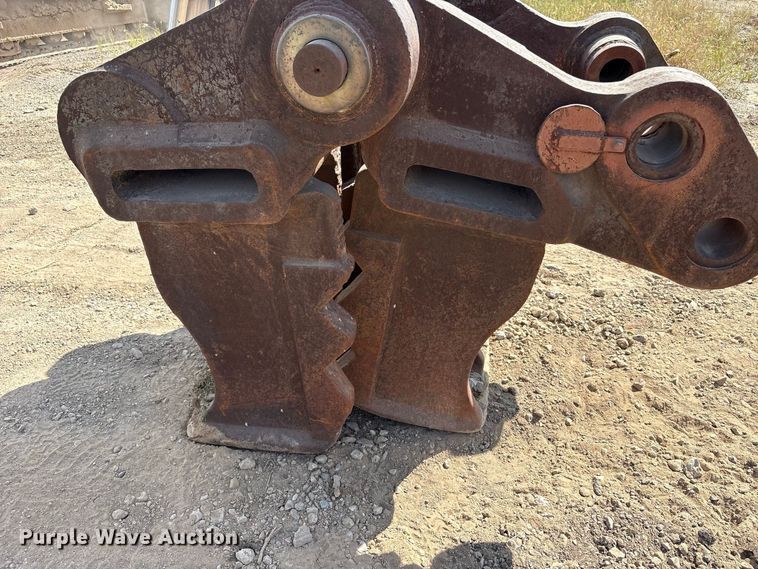 image for item FK2095 Excavator pulverizer