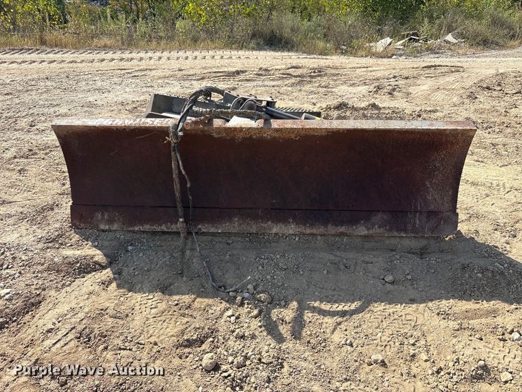 image for item FK2099 Grouser skid steer dozer blade