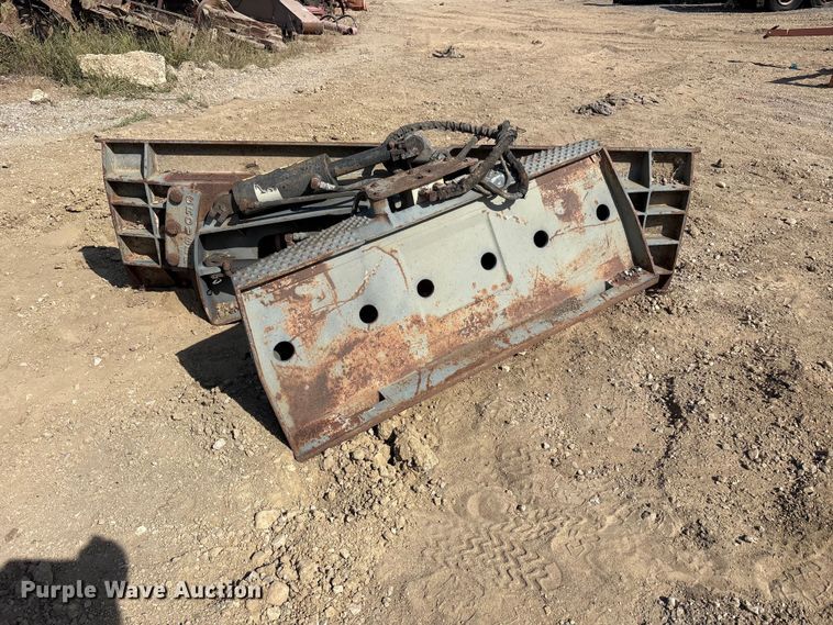 image for item FK2099 Grouser skid steer dozer blade