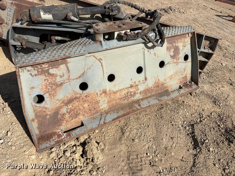 image for item FK2099 Grouser skid steer dozer blade