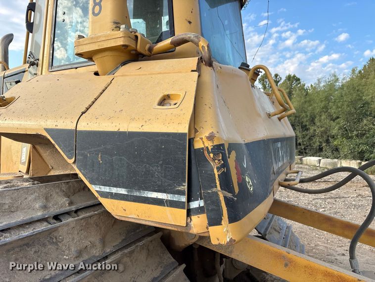 image for item FK2109 2006 Caterpillar D6N dozer