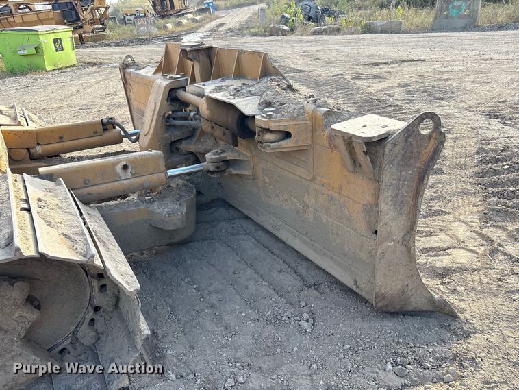 image for item FK2109 2006 Caterpillar D6N dozer