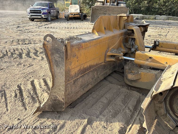 image for item FK2109 2006 Caterpillar D6N dozer