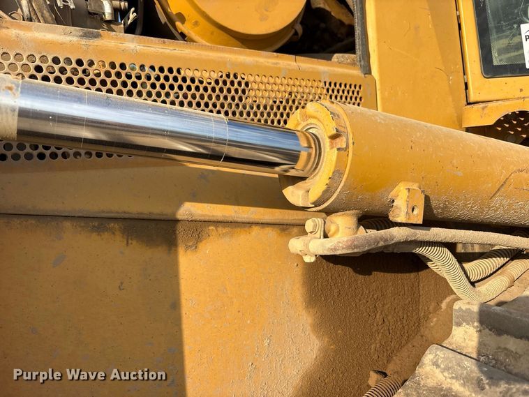 image for item FK2109 2006 Caterpillar D6N dozer