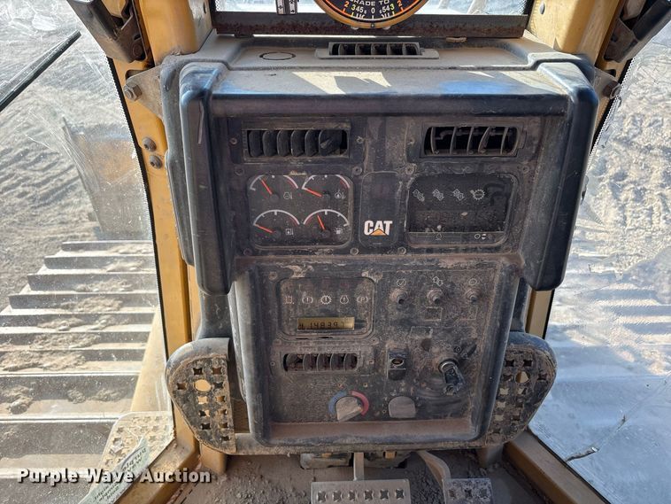 image for item FK2109 2006 Caterpillar D6N dozer
