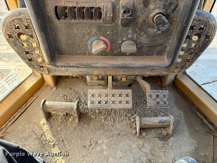 image for item FK2109 2006 Caterpillar D6N dozer