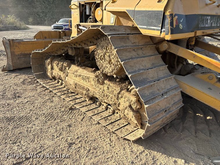 image for item FK2109 2006 Caterpillar D6N dozer