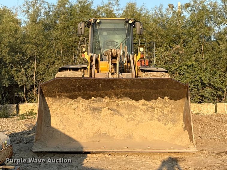 image for item FK2110 2015 John Deere 824K-II wheel loader