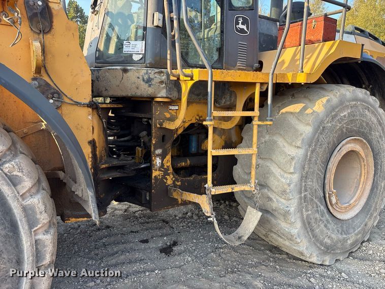 image for item FK2110 2015 John Deere 824K-II wheel loader