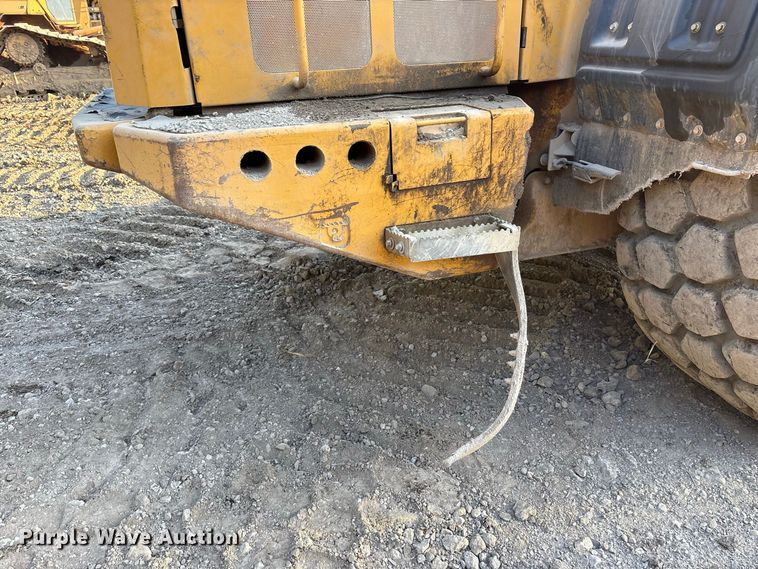 image for item FK2110 2015 John Deere 824K-II wheel loader