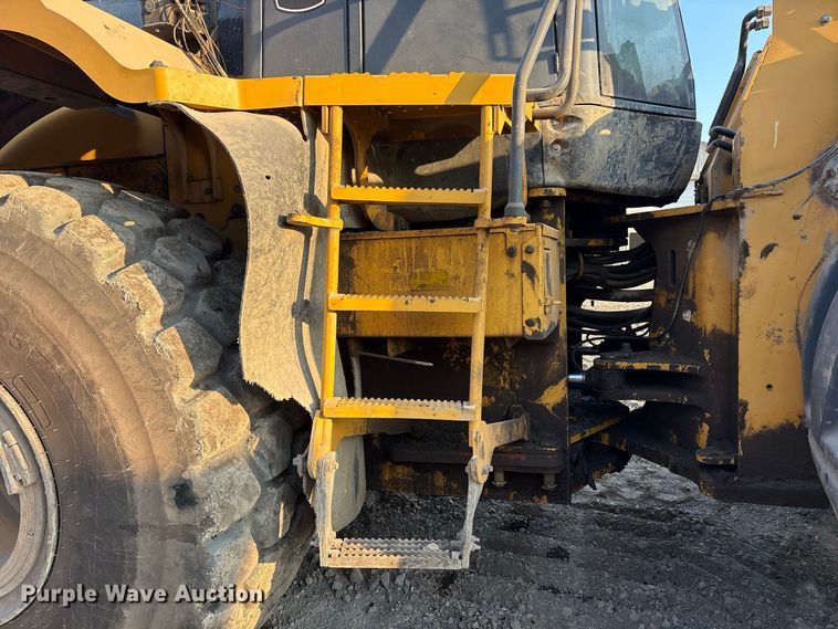 image for item FK2110 2015 John Deere 824K-II wheel loader