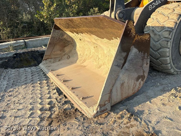 image for item FK2110 2015 John Deere 824K-II wheel loader