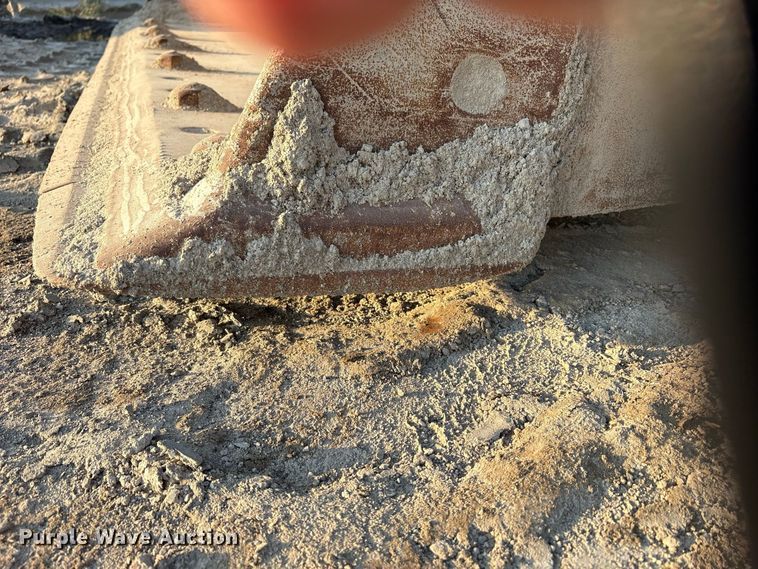 image for item FK2110 2015 John Deere 824K-II wheel loader