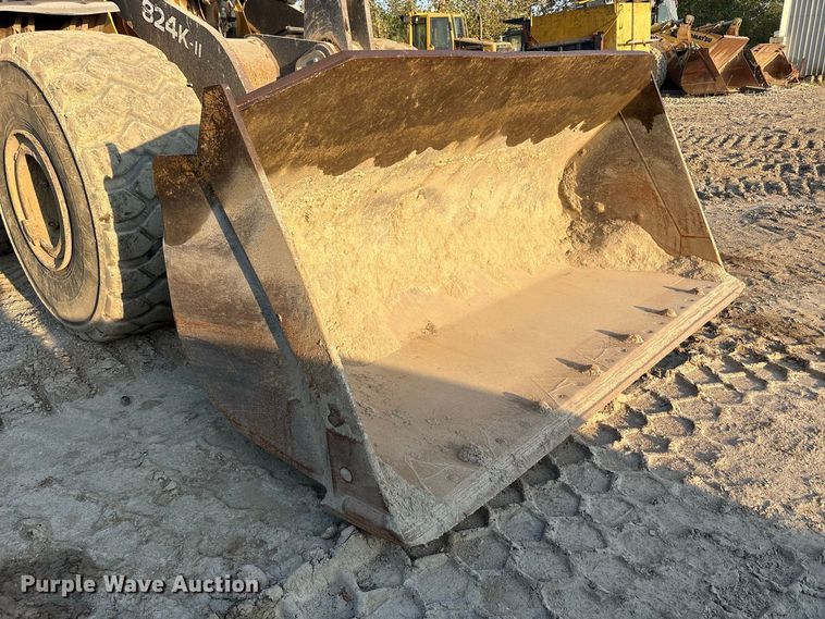 image for item FK2110 2015 John Deere 824K-II wheel loader