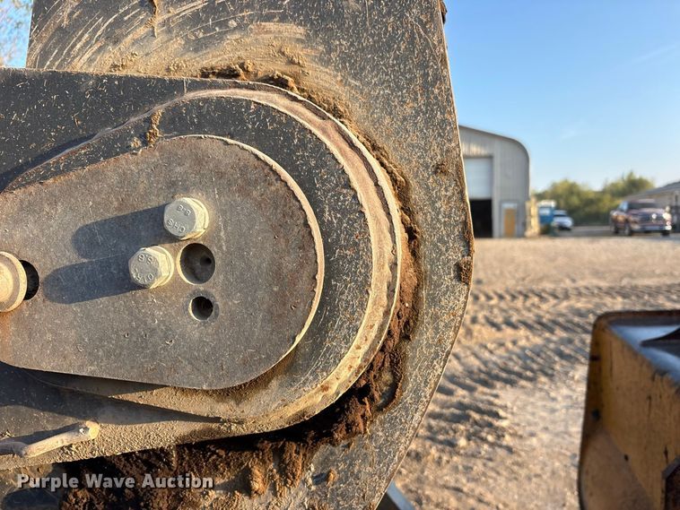 image for item FK2110 2015 John Deere 824K-II wheel loader