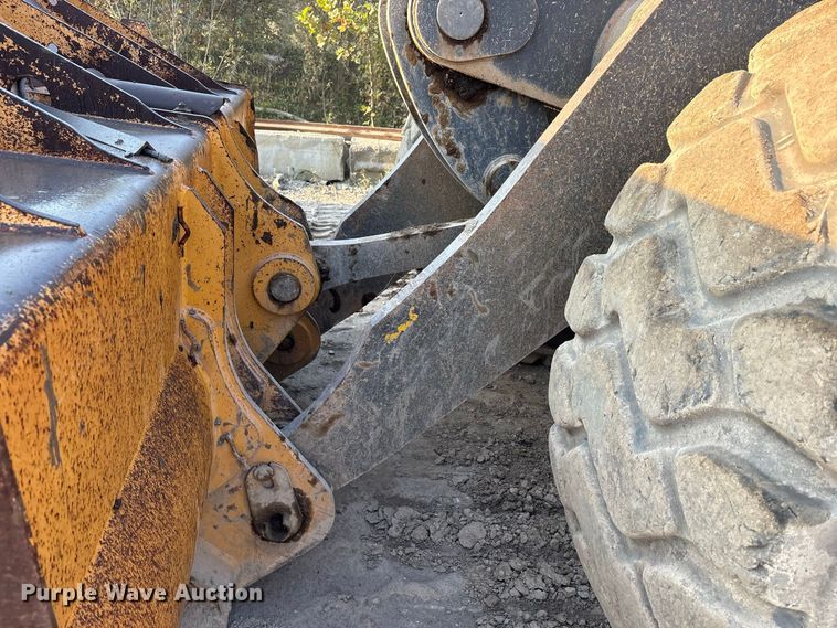 image for item FK2110 2015 John Deere 824K-II wheel loader