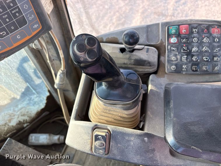 image for item FK2110 2015 John Deere 824K-II wheel loader