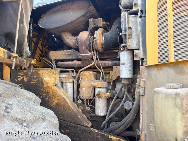 image for item FK2110 2015 John Deere 824K-II wheel loader