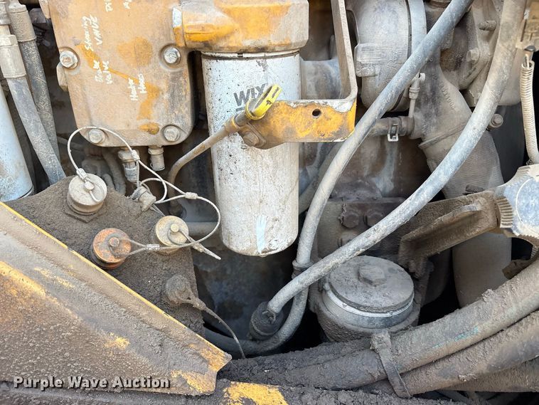 image for item FK2110 2015 John Deere 824K-II wheel loader