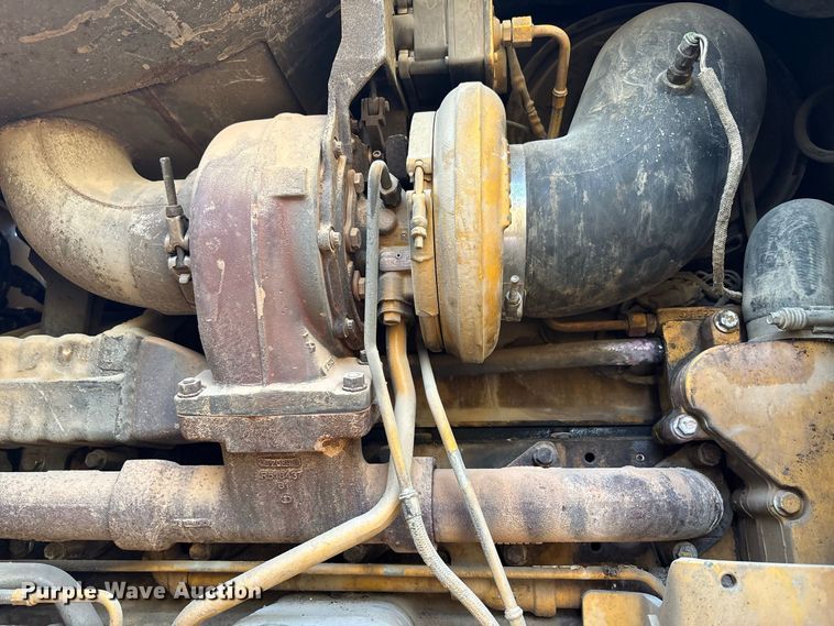 image for item FK2110 2015 John Deere 824K-II wheel loader