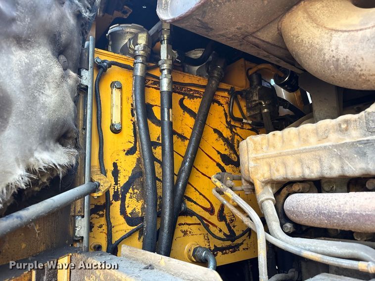 image for item FK2110 2015 John Deere 824K-II wheel loader