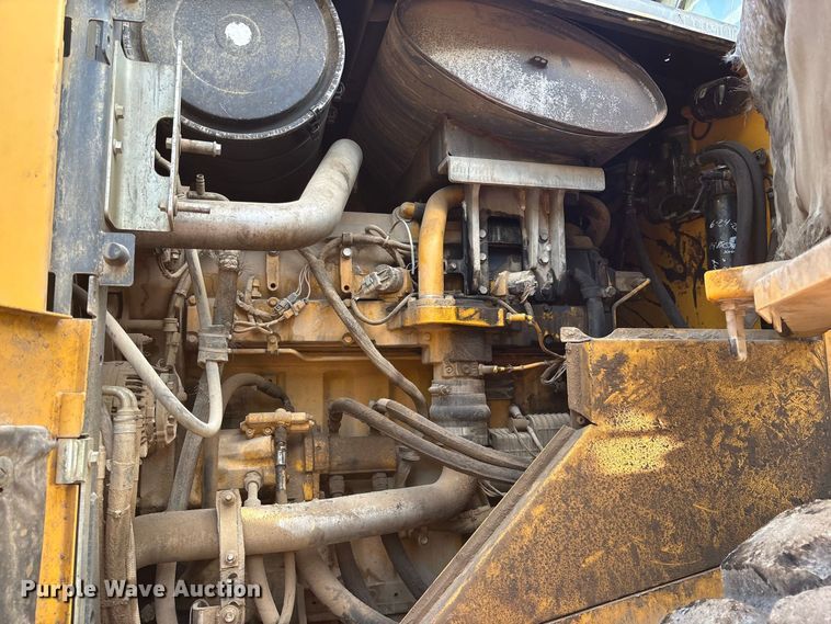 image for item FK2110 2015 John Deere 824K-II wheel loader