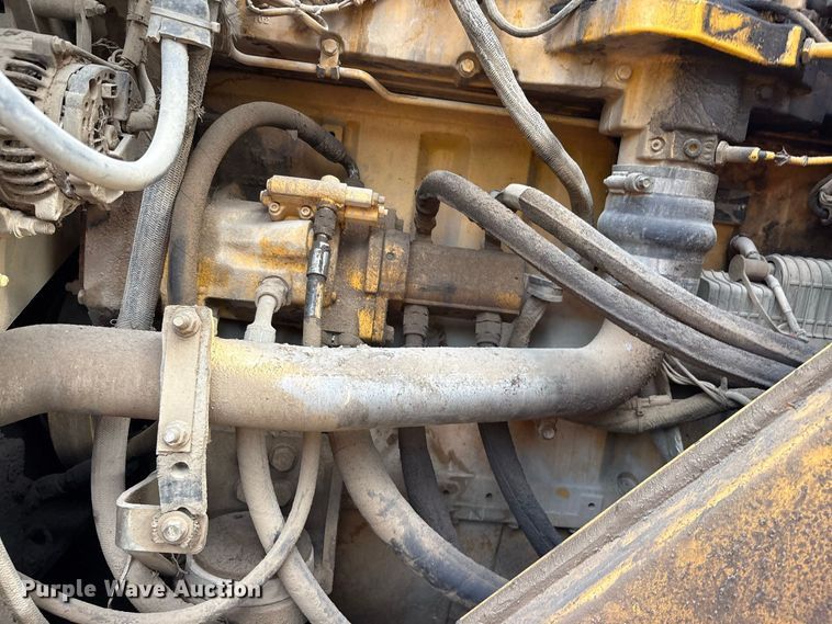 image for item FK2110 2015 John Deere 824K-II wheel loader