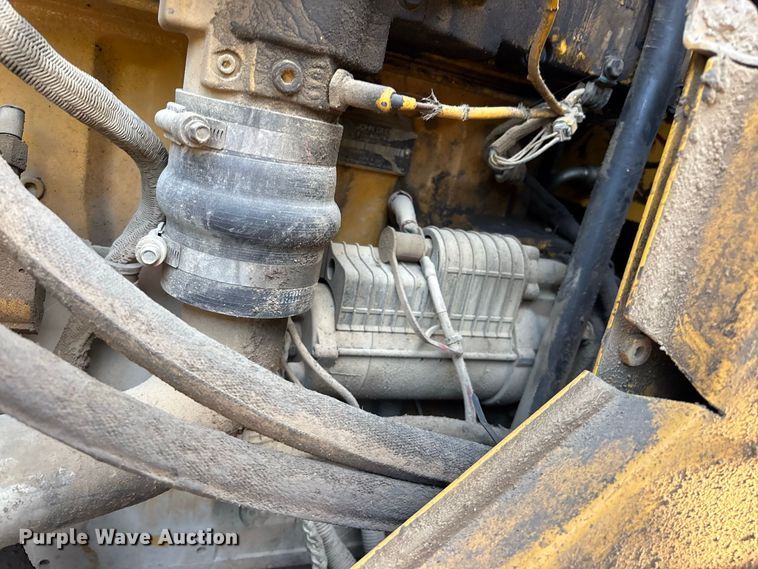 image for item FK2110 2015 John Deere 824K-II wheel loader