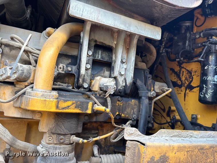 image for item FK2110 2015 John Deere 824K-II wheel loader