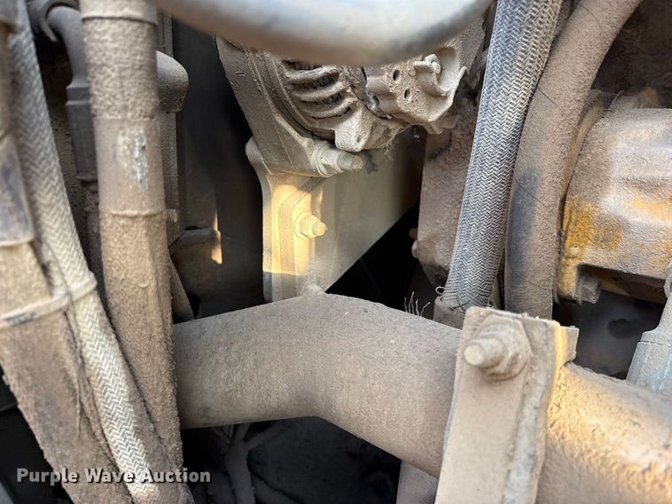 image for item FK2110 2015 John Deere 824K-II wheel loader