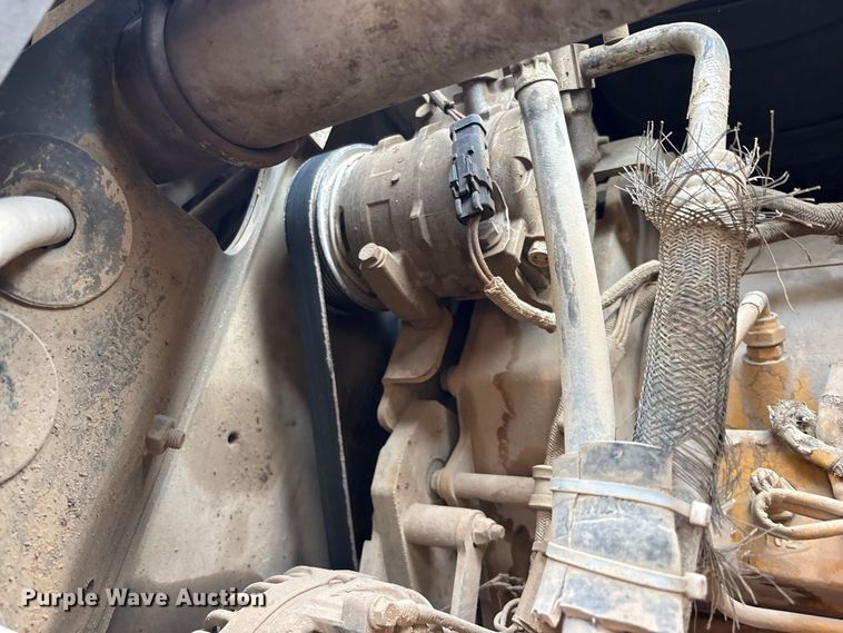 image for item FK2110 2015 John Deere 824K-II wheel loader