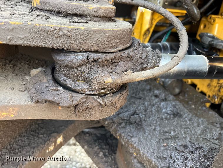 image for item FK2110 2015 John Deere 824K-II wheel loader
