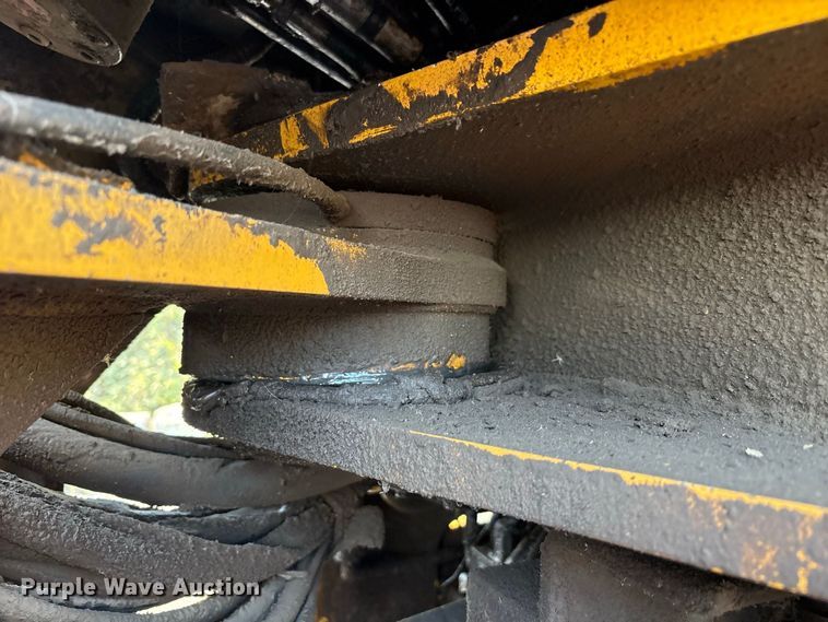 image for item FK2110 2015 John Deere 824K-II wheel loader