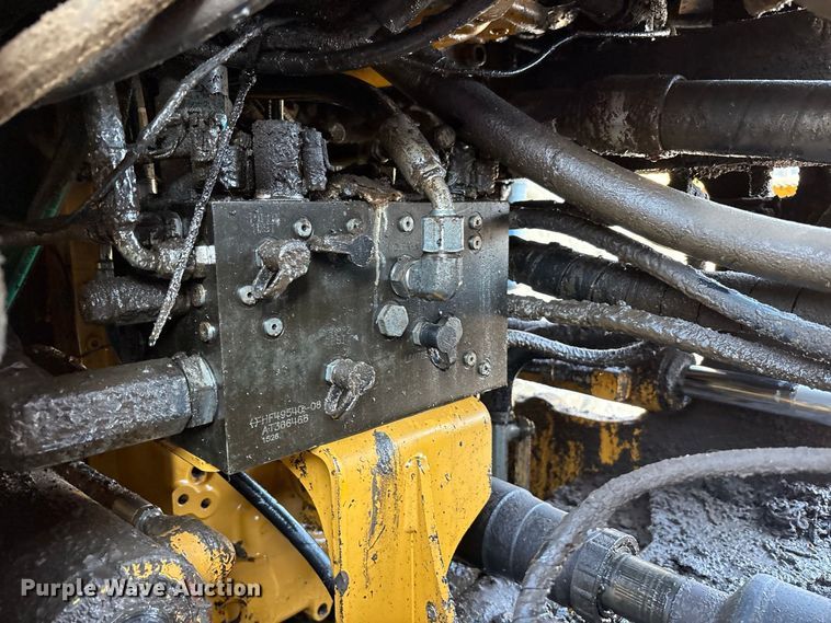 image for item FK2110 2015 John Deere 824K-II wheel loader
