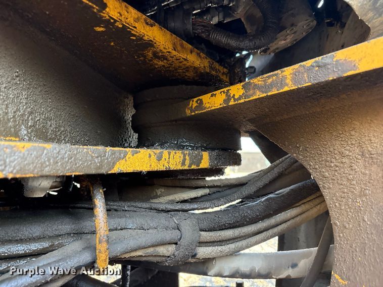 image for item FK2110 2015 John Deere 824K-II wheel loader