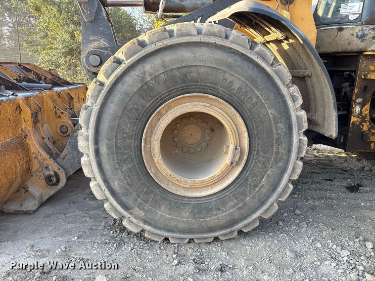 image for item FK2110 2015 John Deere 824K-II wheel loader