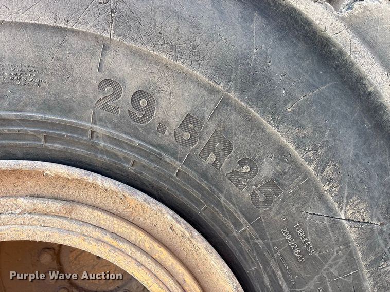 image for item FK2110 2015 John Deere 824K-II wheel loader