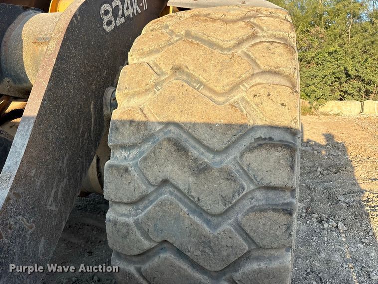 image for item FK2110 2015 John Deere 824K-II wheel loader