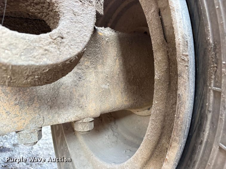 image for item FK2110 2015 John Deere 824K-II wheel loader
