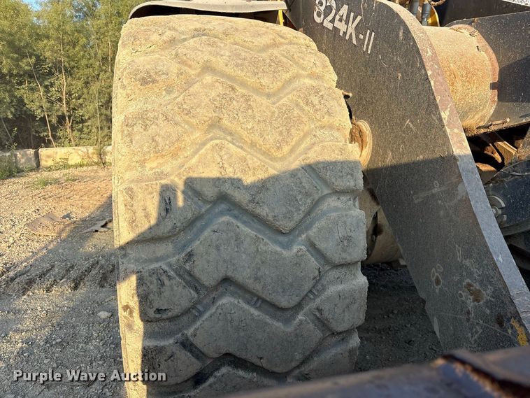 image for item FK2110 2015 John Deere 824K-II wheel loader