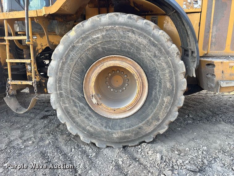 image for item FK2110 2015 John Deere 824K-II wheel loader