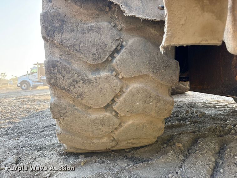 image for item FK2110 2015 John Deere 824K-II wheel loader